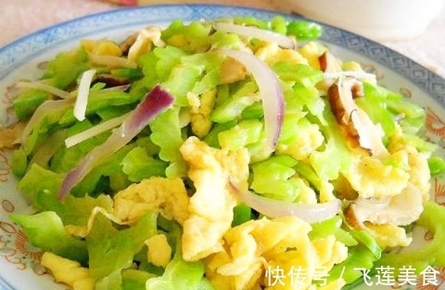 茄条炸制|天热了教你几道好吃不腻的家常菜,美味实惠,做法简单,百吃不厌