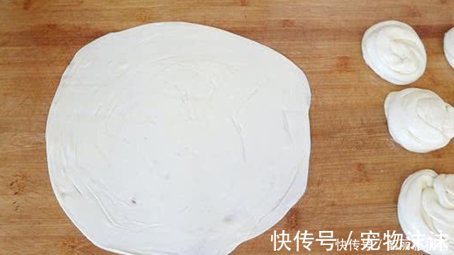 早餐饼|早起半小时给家人做盘早餐饼，做法简单，外酥里嫩口感劲道