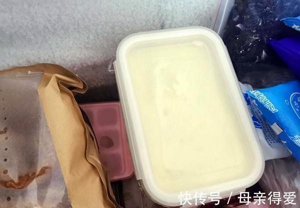 柠檬汁|空心泡芙，填入芒果冰淇淋，果酸成了甜蜜的幸福桥梁