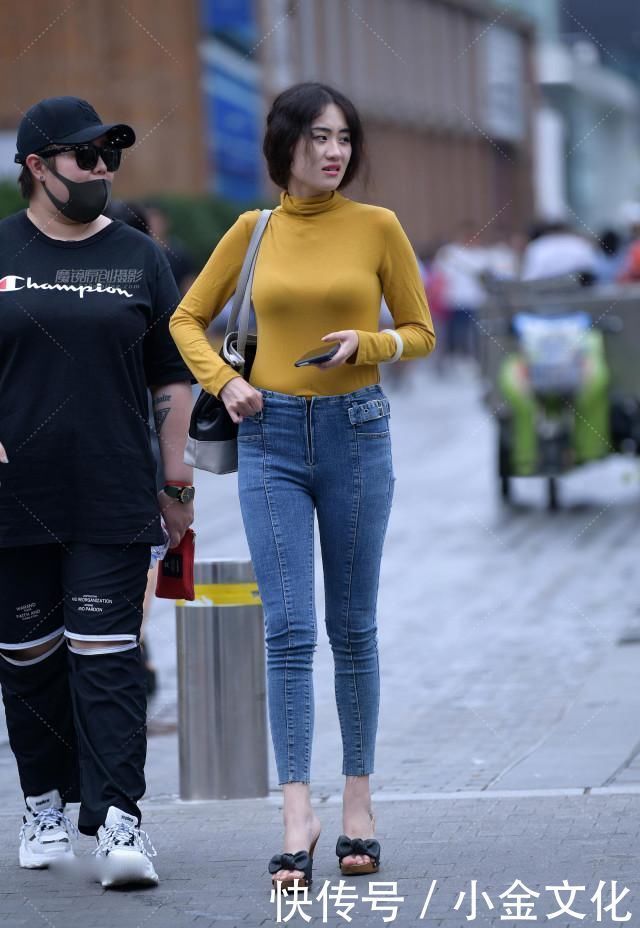经典黄色紧身上衣,搭配铅笔裤显腿长,高跟鞋中藏“蝴蝶结”显气质