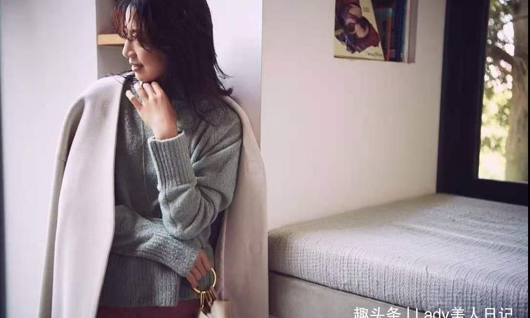  时髦|比黑白灰惊艳、比大地色时髦，最美的“疗愈色”穿搭，一眼就喜欢