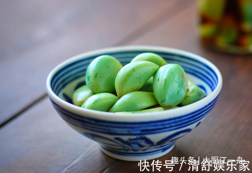 大蒜|腌腊八蒜，先放醋就错了，教你一招，1天就变绿，酸脆开胃又解馋