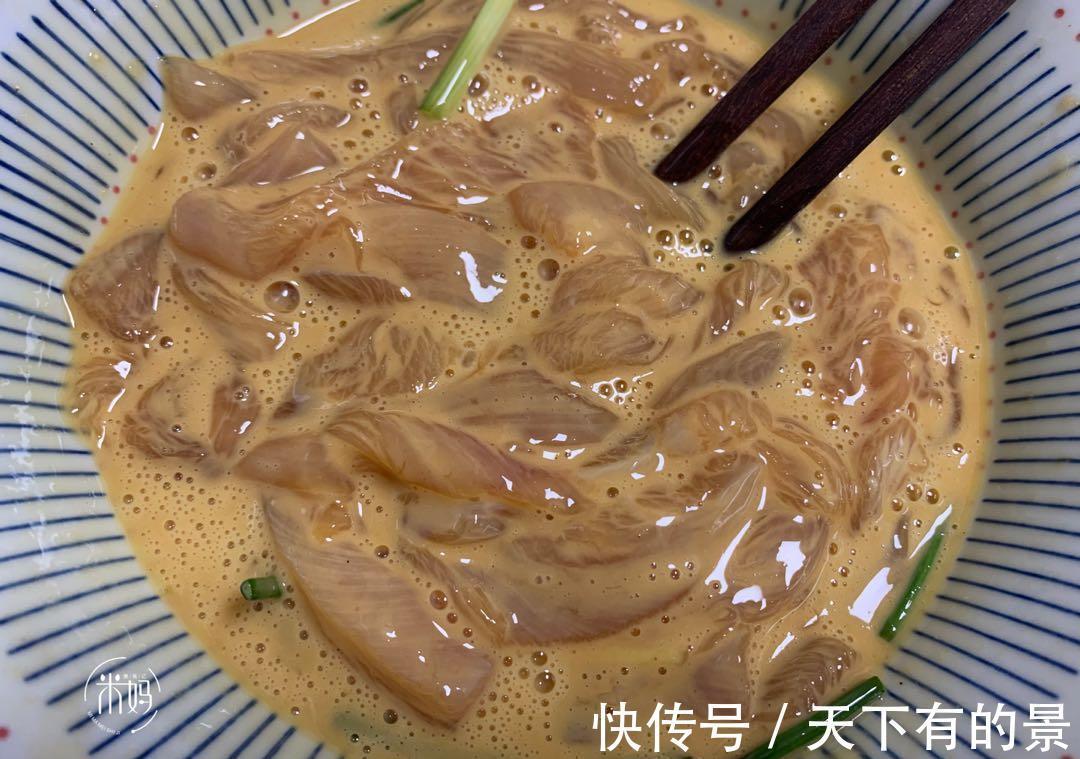 鸡胸肉|鸡胸肉别只会水煮,试试这做法,酸甜开胃,吃着超过瘾