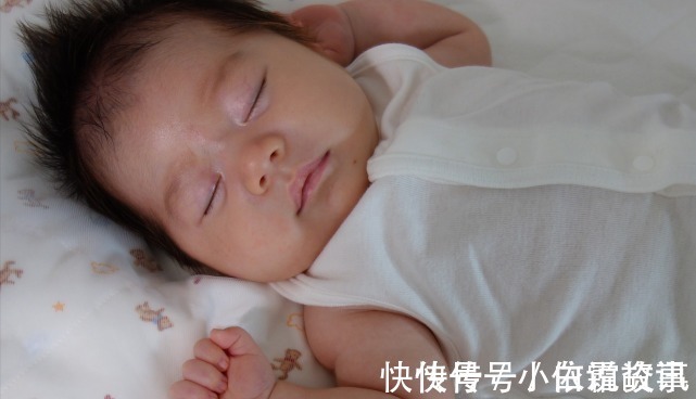 睡头型|养护新生儿宝宝坑太多,10个“带娃禁忌”家长要了解,别做错坑娃