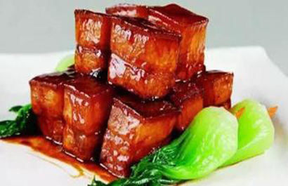 青椒|美食严选：青椒冻豆腐，老弄堂红烧肉，蒜汁红油凉面，青椒皮蛋的做法