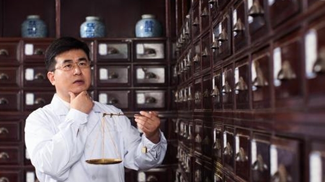 曲曲菜曲曲菜|一堆护肝药,不如水里泡一点它,毒素清了肝脏干净,乙肝也能长寿