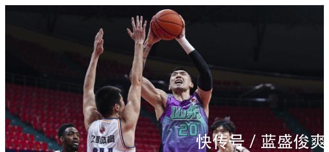 上海男篮|最多落后49分!全队30失误!山东脸都不要了,高诗岩成唯一遮!