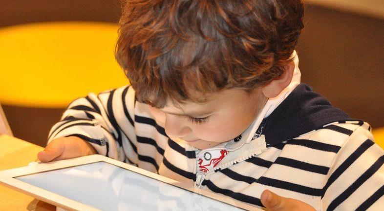 近视|【家长须知】看看家中孩子的视力发育是否正常!