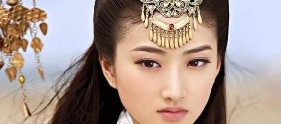 武则天出上联“河里荷花,和尚掐去何人戴”满朝文武都不敢对