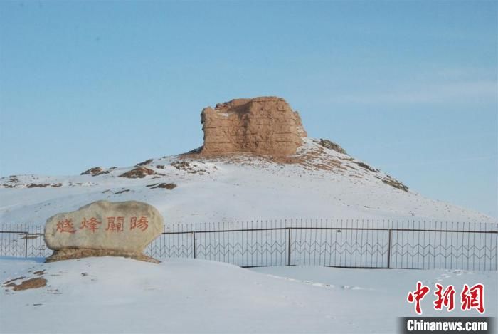 素裹|甘肃敦煌迎今冬首场降雪：沙雪交融分外妖娆