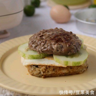 黄瓜|超扎实超满足的黄瓜牛肉饼芝士米汉堡