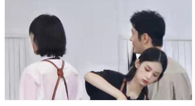 周也|中餐厅5路透，5人外出采购，黄晓明走前面，姚安娜被孤立