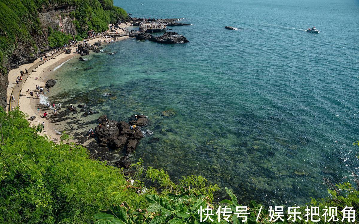 崖岸|涠洲岛：一枚漂浮在大海中的弓形“翡翠”