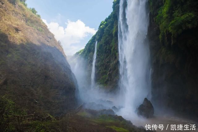 铁索桥|实拍我国最“惊险”的地缝景观，瀑布高100多米，比黄果树还壮观