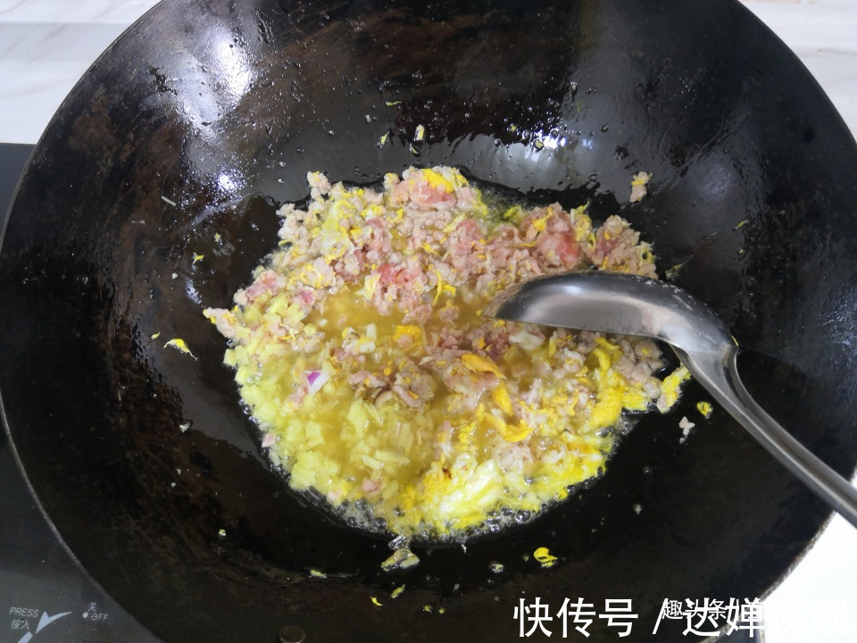 猪肉馅|蒸包子,此调馅法30年我都没换过,老好吃了,比肉包子还抢手