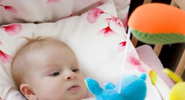 黑白卡|1-12个月宝宝的玩具应该怎么选？按月龄选才靠谱