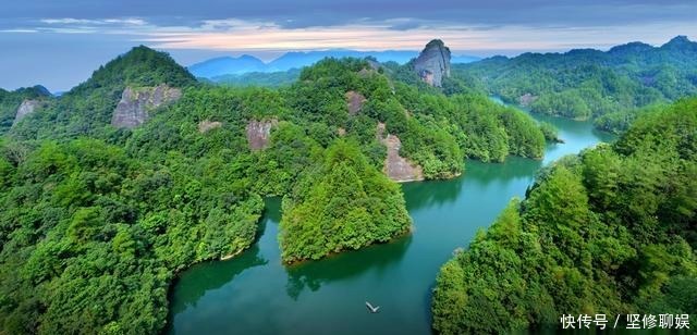 丹霞|登上铜鼓天柱峰，原来这里风景独好