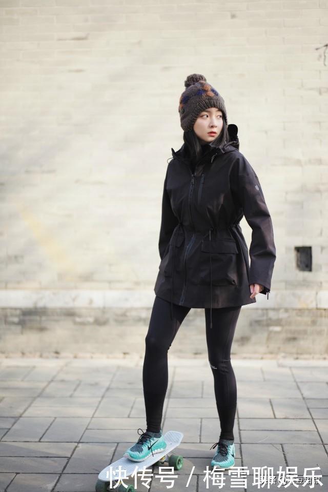 打底裤+运动鞋=入冬最正确的打开方式，时髦保暖，潮人都爱了