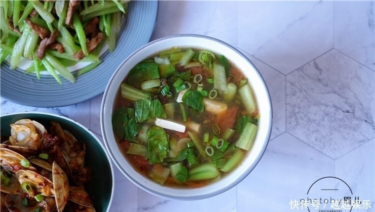 我家晚餐,20元半小时搞定四菜一汤,有荤有素,还是在家吃饭实惠