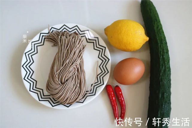 面条|七月天热,做饭就做简单的,一煮一拌特清爽,午餐晚餐都合适