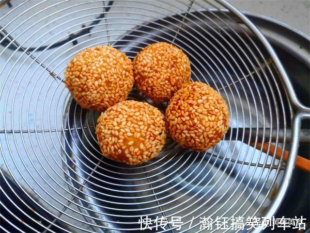 红薯|红薯芝麻团,趁热吃香酥甜糯,吃了一个又一个,根本停不下来