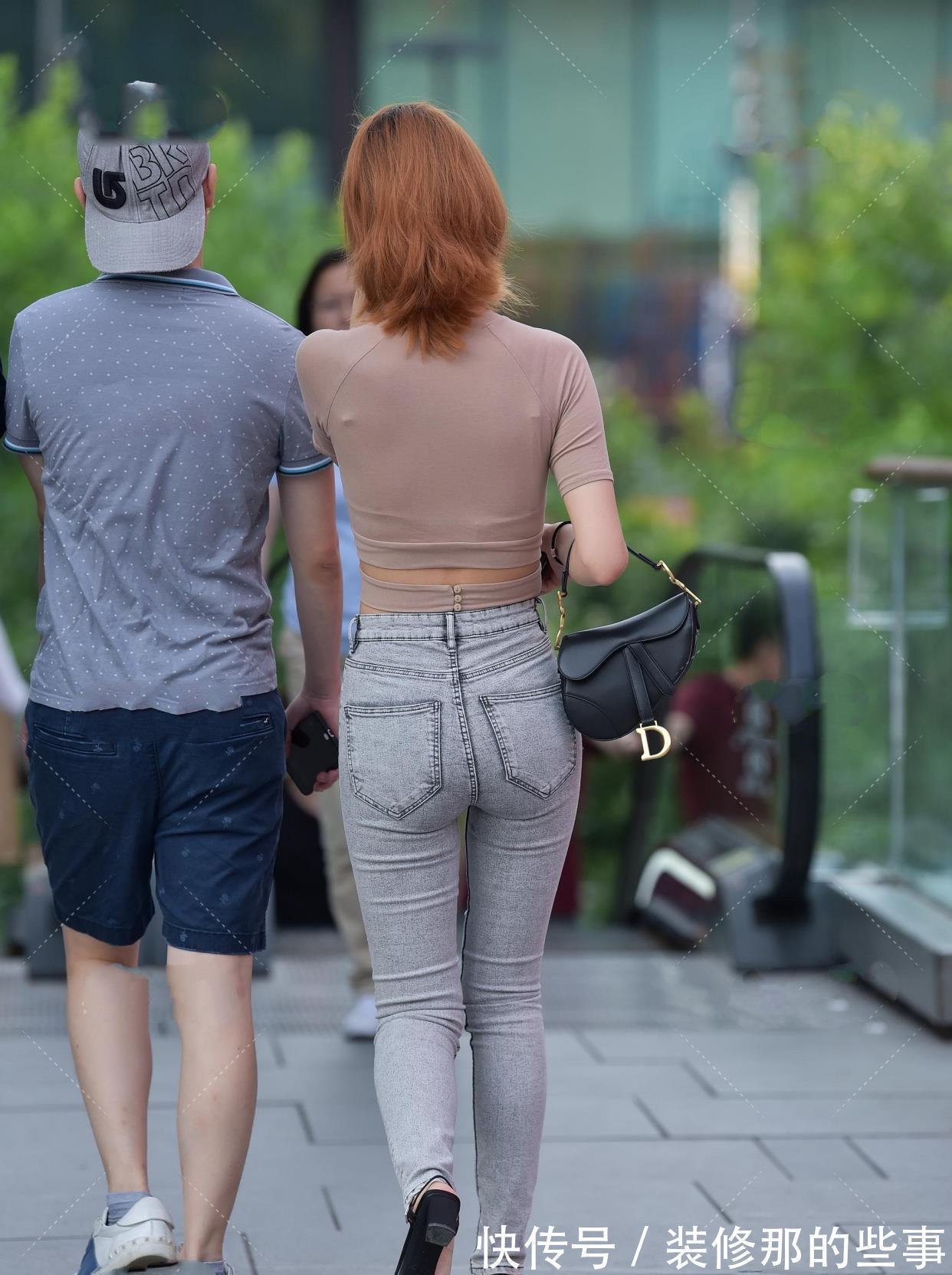 气息|牛仔具有修身的瘦身气息,不仅十分英俊,而且十分精巧适合