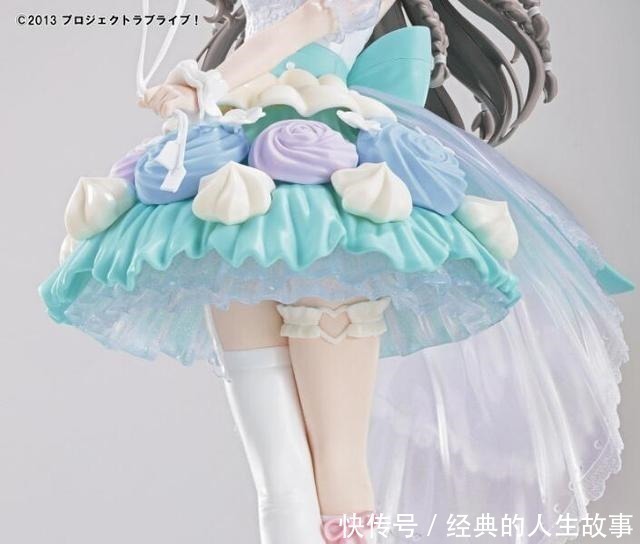 真人形高达|真人形高达,这个萌妹手办太硬核了,还要靠自己组装