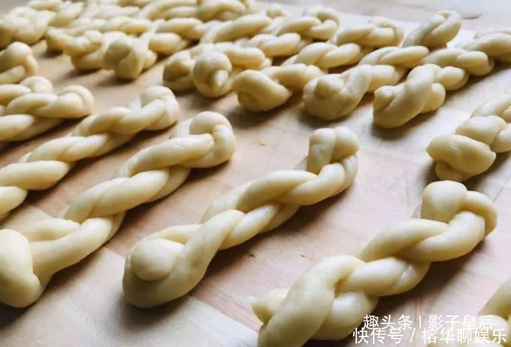 奶酥|奶酥麻花,掌握3点在家做,口感酥香,软硬适中,孩子抢着吃