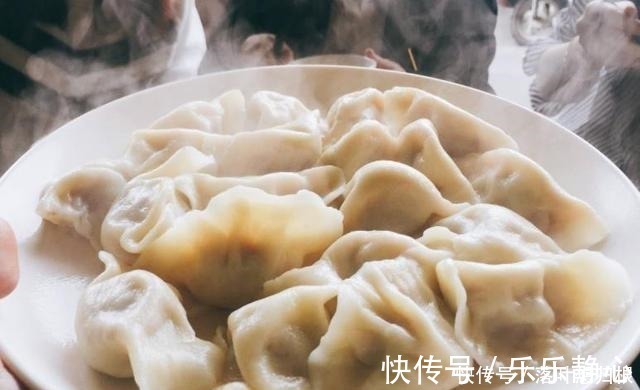 饺子馅|拌饺子馅，很多人都加五香粉，错了！大娘教你这样调馅，饺子更香
