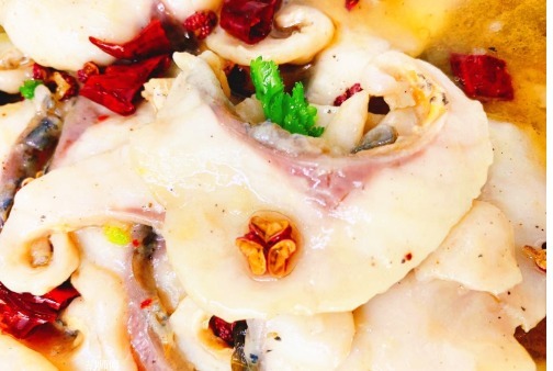 一妙|做酸菜鱼时,直接煮鱼片就废了!厨师长教您一妙招,鱼片不碎不散