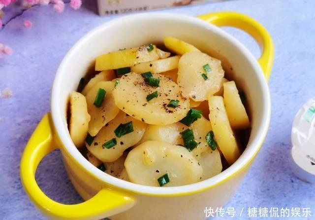  口感|烧土豆：做法简单的土豆吃法，软糯可口的口感让人着迷