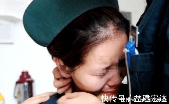 八指|聋哑孕妇宫开八指,拉着门不进产房,撩起衣服后,医生热泪盈眶