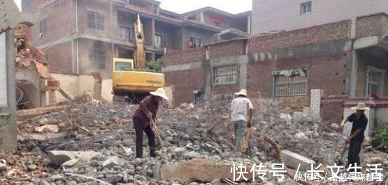 建好|晒晒我家的新别墅，200万建好包装修，在我们村还排不上名次