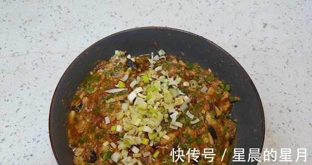 饺子|立秋了，再不吃这个菜就晚了，今天教你用它包饺子，吃起来特别鲜！