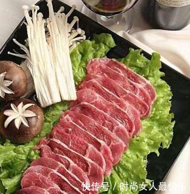 吃火锅时,肉下面为什么要垫一片生菜服务员并不只是为了美观