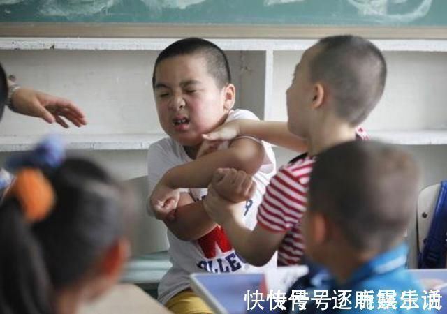 家长|孙子摔坏同学进口玩具,家长索赔1000,爷爷的话让对方哑口无言