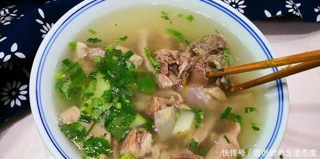 焯水|炖羊肉时,记住“一不要二不放”,羊肉不腥不膻也不柴,羊汤鲜美