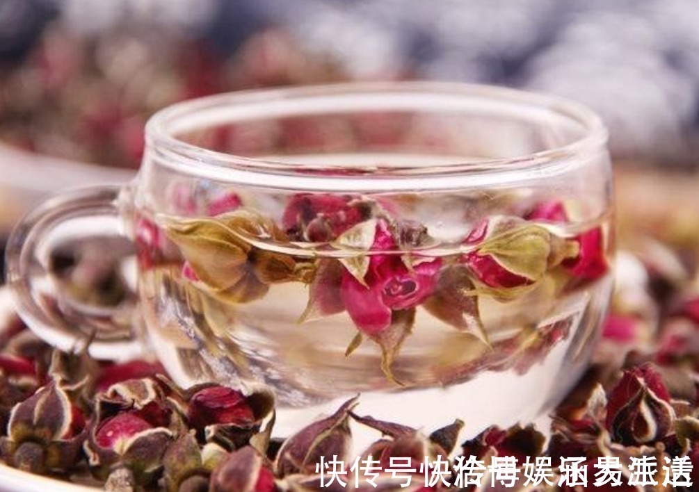 艾叶|女人喝点玫瑰花茶，宫寒没了，皮肤好了，妇科炎症不来扰！