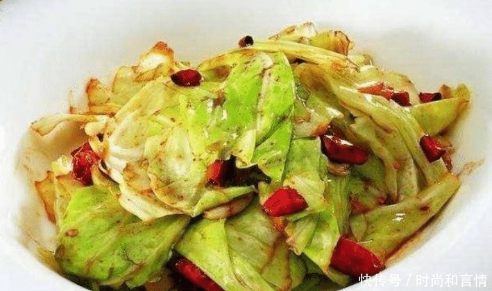 包菜|炒包菜,直接下锅炒是大错!多做1步,脆爽又入味,比饭店的好吃