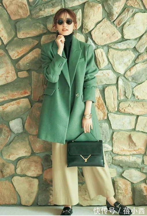 穿搭 经典的“大衣穿搭”,看日本博主搭配技巧就够了,穿起来又暖又美