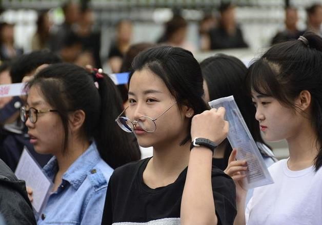 大学看似“很有钱途”的专业，实际已经亮红灯，21届考生要注意