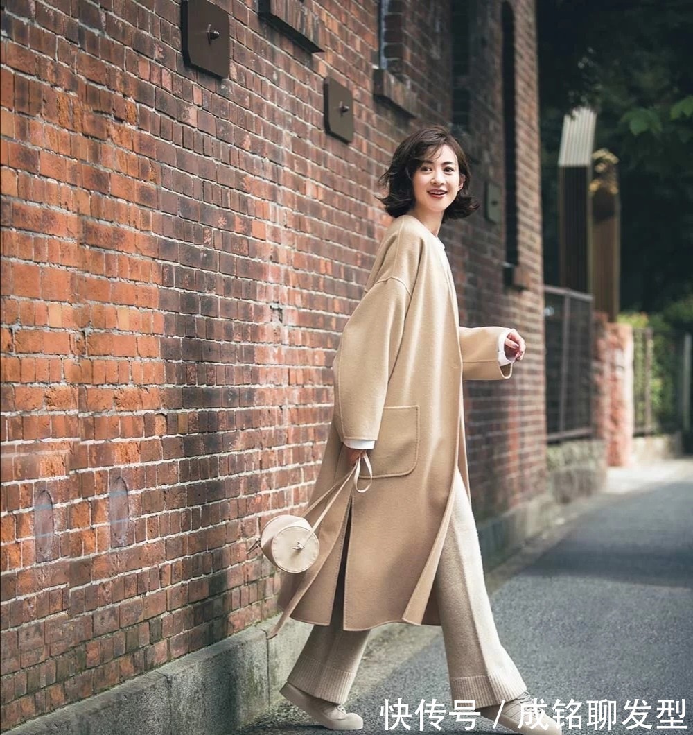长大衣|四十多岁的女人这样打扮好美!真实自然不装嫩,大气保暖显风度