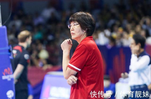 李盈莹|李盈莹迎来1个不好的消息:蔡斌接任郎平,当中国女排的主教练!