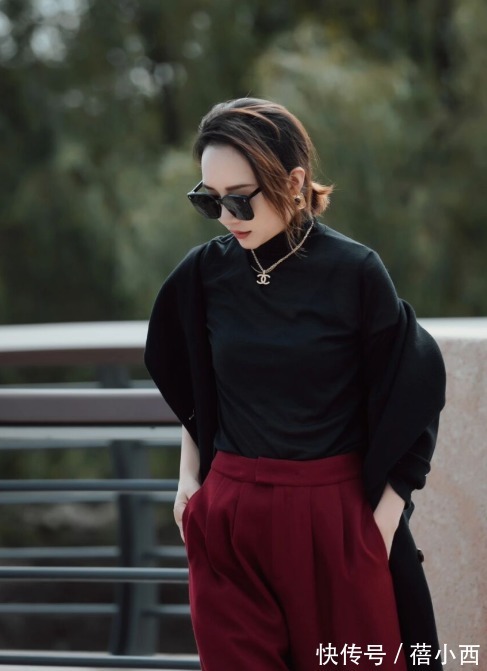 方头靴|穿大衣时别总搭小白鞋,试试配这“4种鞋子”,时髦显高还大气