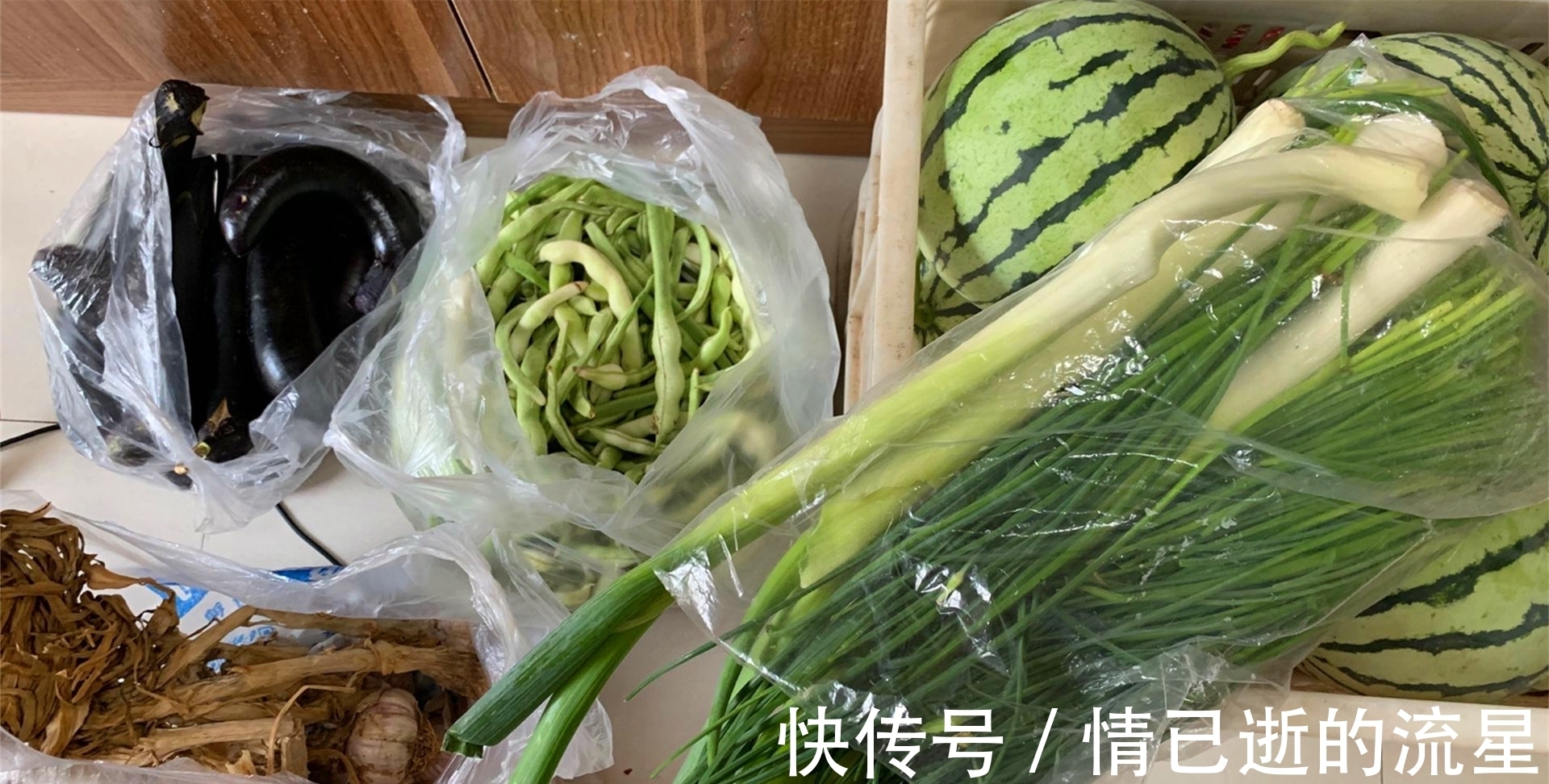 清炒油菜|婆婆来了,媳妇做的晚餐,在朋友圈火了,网友:太抠门了