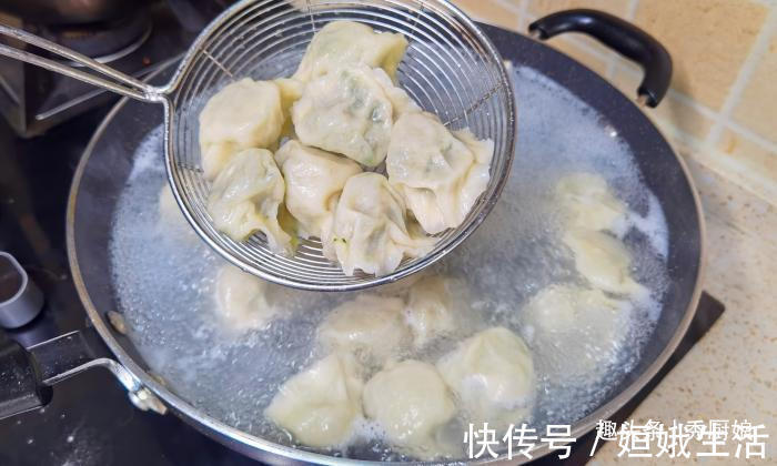 荠菜|秋天，用此菜包饺子，比萝卜白菜营养，比韭菜鲜，再不吃就过季了