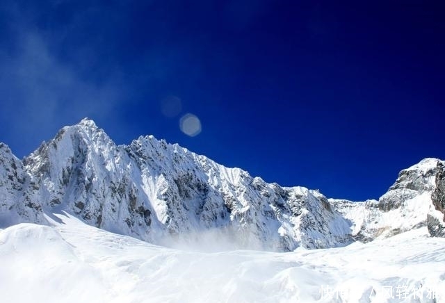 世界第一高峰早被人征服，为何5596米的玉龙雪山至今未登顶？