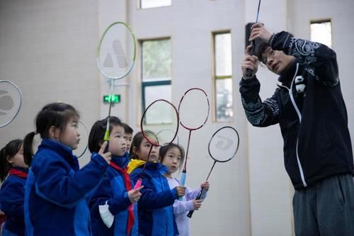 作业不带回家，上海闵行这所小学的校内“课后服务”能做些啥……