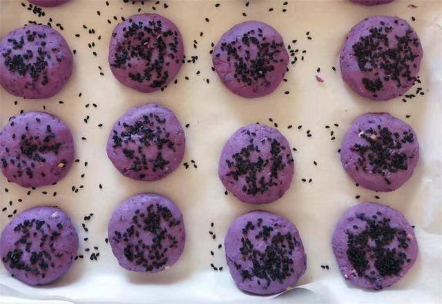 香甜软糯糯米,搭配回味无穷紫薯,口口都拉丝