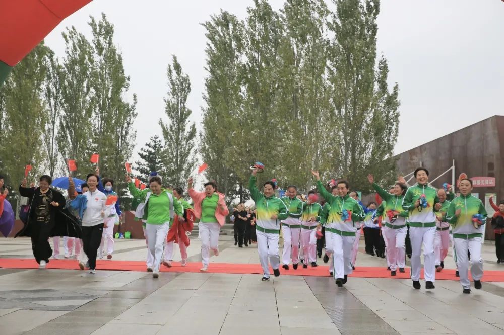 文体大餐$【书写群众满意的“民生答卷”】莱山区“文体大餐”点亮群众多彩生活